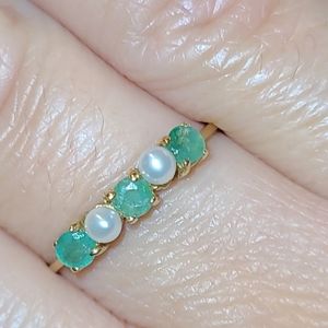 10kt Emerald pearl  gold ring Vintage